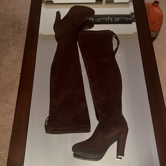 Beautiful Dark Brown Over The Knee Boots - Picture 2 of 8
